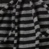 Weit geschnittene Lyocell-Hose zum Hineinschlüpfen – schwarz-grau gestreift Weit geschnittene Lyocell-Hose zum Hineinschlüpfen – schwarz-grau gestreift