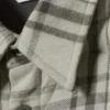 Weit geschnittene, wattierte Jacke – grau kariert Weit geschnittene, wattierte Jacke – grau kariert