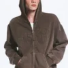 Weit geschnittener Kapuzenpullover mit Reißverschluss und Print – Dunkelbraun Weit geschnittener Kapuzenpullover mit Reißverschluss und Print – Dunkelbraun