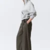Weite Anzughose mit niedriger Taille – Dunkelgrau Weite Anzughose mit niedriger Taille – Dunkelgrau