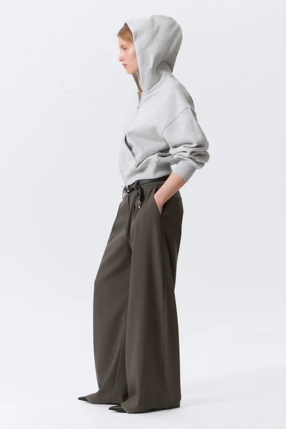 Weite Anzughose mit niedriger Taille – Dunkelgrau Weite Anzughose mit niedriger Taille – Dunkelgrau