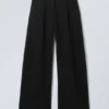 Weite Anzughose mit niedriger Taille – Schwarz Weite Anzughose mit niedriger Taille – Schwarz