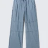 Weite Chambray-Hose – gewaschenes Blau Weite Chambray-Hose – gewaschenes Blau