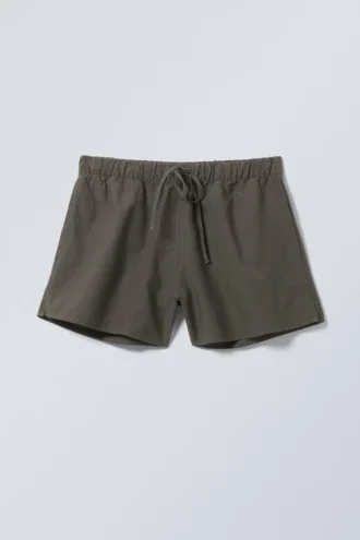 Weite, gewaschene Pull-On-Shorts – Dark Mole