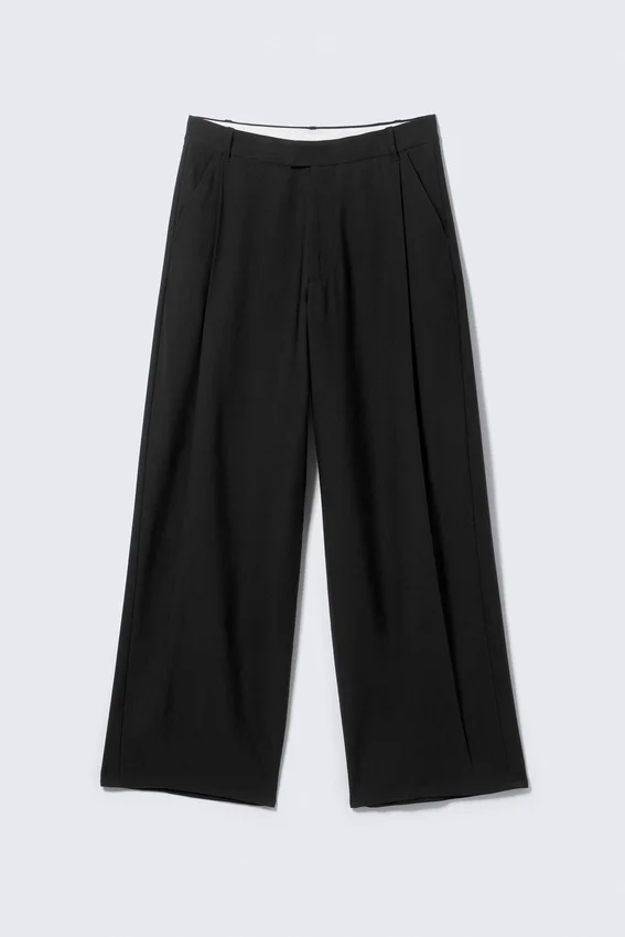 Weite Hose mit Falten und weitem Bein – Schwarz Weite Hose mit Falten und weitem Bein – Schwarz