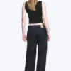 Weite Jeans mit mittlerer Leibhöhe und weitem Bein – Slub-Waschung – Dunkelblau Weite Jeans mit mittlerer Leibhöhe und weitem Bein – Slub-Waschung – Dunkelblau