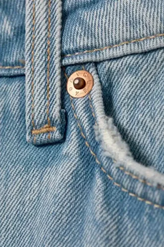 Weite, locker sitzende Low-Rise-Jeans – Lip Blue – Hellblau