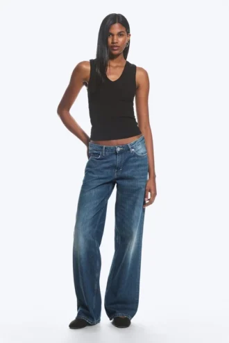Weite, locker sitzende Low-Rise-Jeans – Mine Blue – Mittelblau