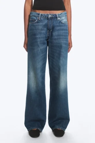 Weite, locker sitzende Low-Rise-Jeans – Mine Blue – Mittelblau