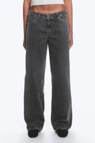 Weite, locker sitzende Low-Rise-Jeans – Risso Black – Schwarz