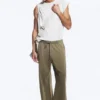 Weite Lounge-Hose aus Baumwolle – Staubiges Khaki-Grün Weite Lounge-Hose aus Baumwolle – Staubiges Khaki-Grün