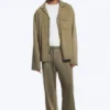 Weite Lounge-Hose aus Baumwolle – Staubiges Khaki-Grün Weite Lounge-Hose aus Baumwolle – Staubiges Khaki-Grün