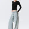Weite Low-Rise-Jeans mit weitem Bein – Snow Blue – Hellblau Weite Low-Rise-Jeans mit weitem Bein – Snow Blue – Hellblau
