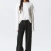 Weite Low-Rise-Jeans mit weitem Saum – Elegie Black – Schwarz Weite Low-Rise-Jeans mit weitem Saum – Elegie Black – Schwarz
