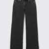 Weite Low-Rise-Jeans mit weitem Saum – Elegie Black – Schwarz Weite Low-Rise-Jeans mit weitem Saum – Elegie Black – Schwarz