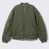 Weite, wendbare Bomberjacke – Dunkelkhaki – Blumenmuster Weite, wendbare Bomberjacke – Dunkelkhaki – Blumenmuster