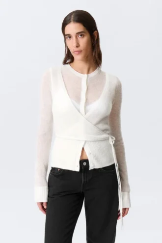 Wickel-Strickjacke aus Wollmischung mit Knopfleiste – Weiß