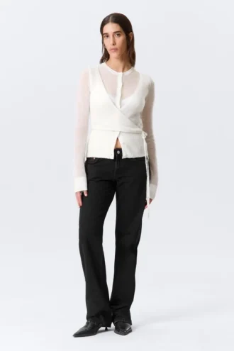 Wickel-Strickjacke aus Wollmischung mit Knopfleiste – Weiß