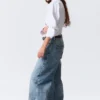 Workwear-Jeans mit niedriger Leibhöhe und weitem, tonnenförmigem Barrel – Mittelblau – Mittelblau Workwear-Jeans mit niedriger Leibhöhe und weitem, tonnenförmigem Barrel – Mittelblau – Mittelblau