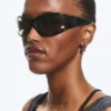 Wrap-Around-Sonnenbrille – Schwarz – Schwarze Gläser Wrap-Around-Sonnenbrille – Schwarz – Schwarze Gläser