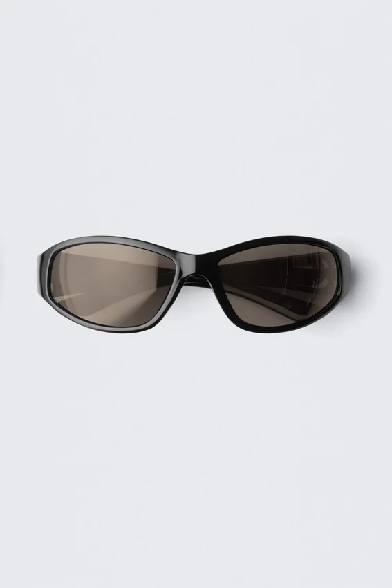 Wrap-Around-Sonnenbrille – Schwarz – Schwarze Gläser Wrap-Around-Sonnenbrille – Schwarz – Schwarze Gläser