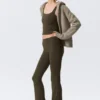 Yoga-Leggings mit gefaltetem Bund und ausgestelltem Bein – Dunkelbraun Yoga-Leggings mit gefaltetem Bund und ausgestelltem Bein – Dunkelbraun