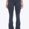 Yoga-Leggings mit gefalteter Taille und ausgestelltem Bein – Dunkelblau Yoga-Leggings mit gefalteter Taille und ausgestelltem Bein – Dunkelblau