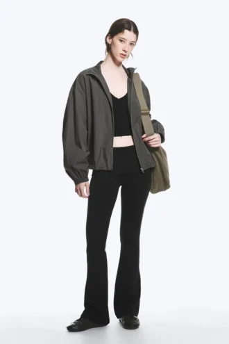Yoga-Leggings mit gefalteter Taille und ausgestelltem Bein – Schwarz