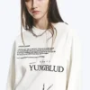 Yungblud Boxy-T-Shirt mit Print und langen Ärmeln – Off-White Yungblud Boxy-T-Shirt mit Print und langen Ärmeln – Off-White