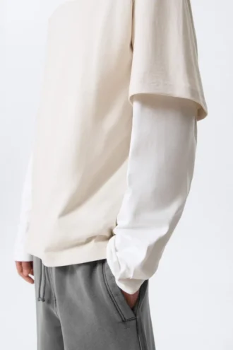 Zeilagiges Baumwoll-T-Shirt – Hellbeige & Weiß